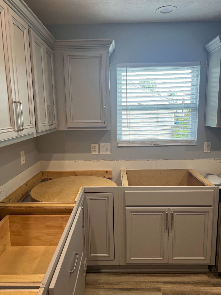 Redwood Cabinets and Design - Kitchen Cabinets